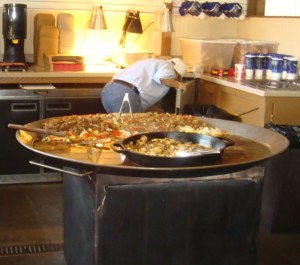 Dollywood Food - A Massive Skillet