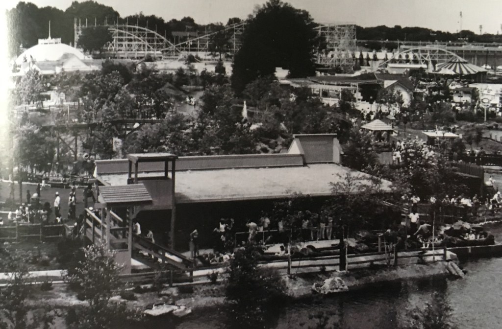 Book Review: Images of Modern America: Libertyland By John R. Stevenson V with forward by Jimmy&nbsp;Ogle